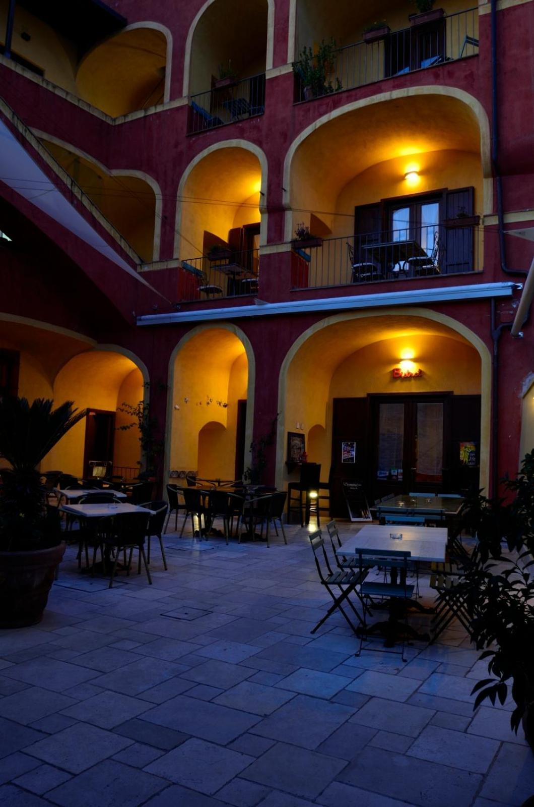 Bed & Breakfast Manouche Osteria