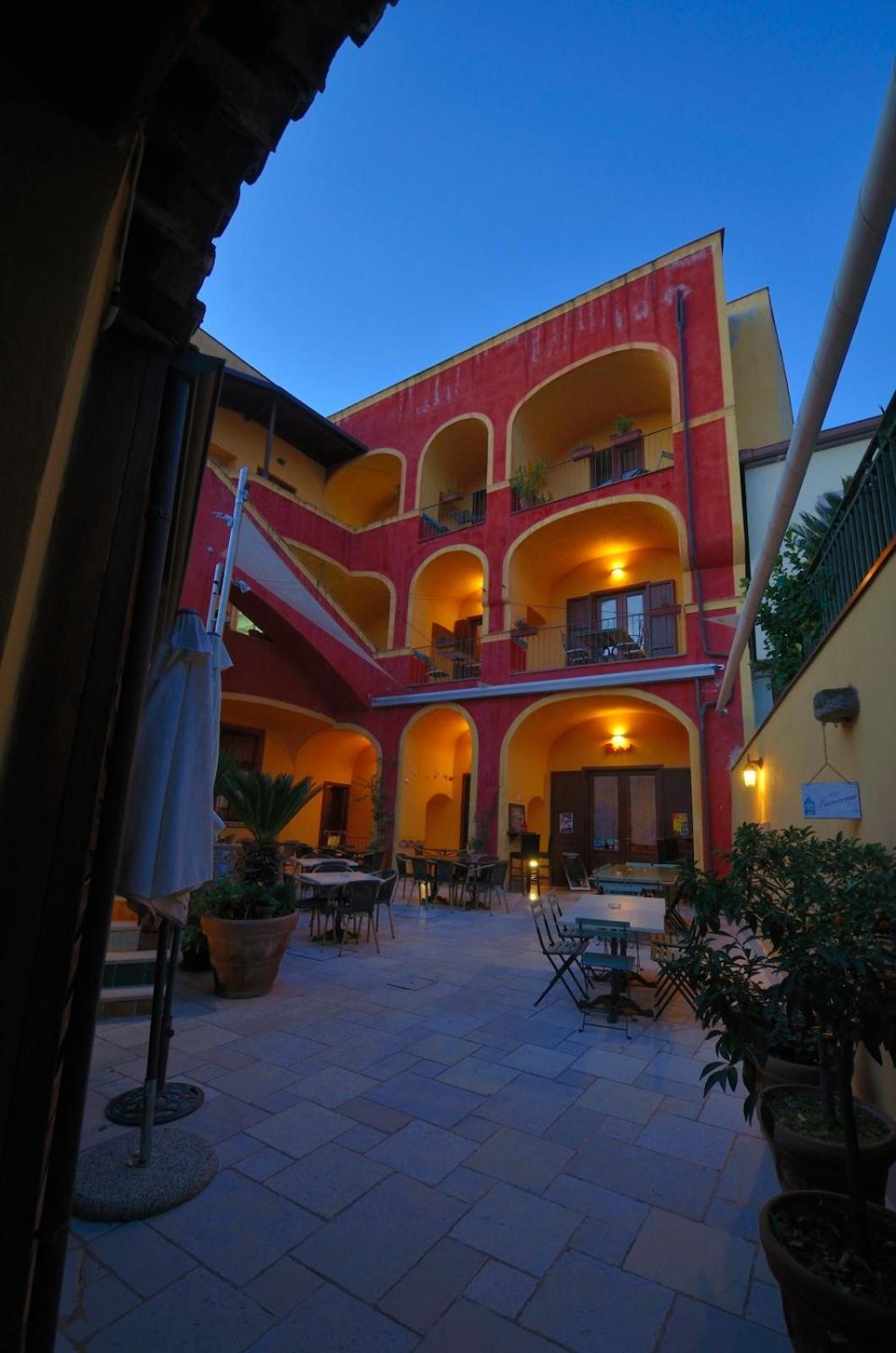 Bed & Breakfast Manouche Osteria
