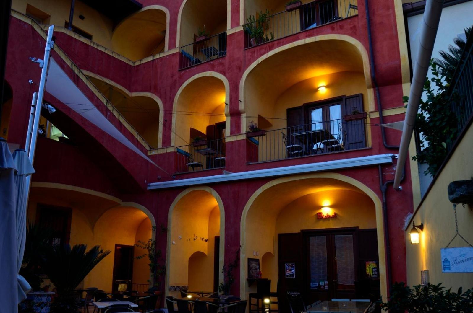 Bed & Breakfast Manouche Osteria *