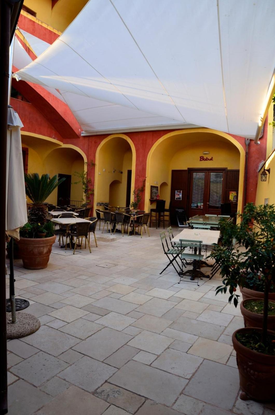 Bed & Breakfast Manouche Osteria
